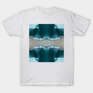 Blue Ocean Waves on the summer beach under palm tree T-Shirt